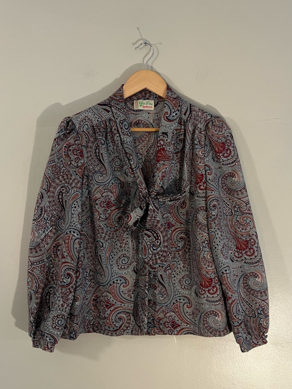 Vintage 70’s Glen Echo Paisley Tie-Neck Grey & Red Shirt Retro Hippie Office